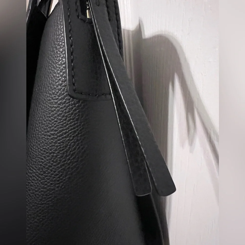 TORY BURCH Robinson Leather Tote. Black. NWOT